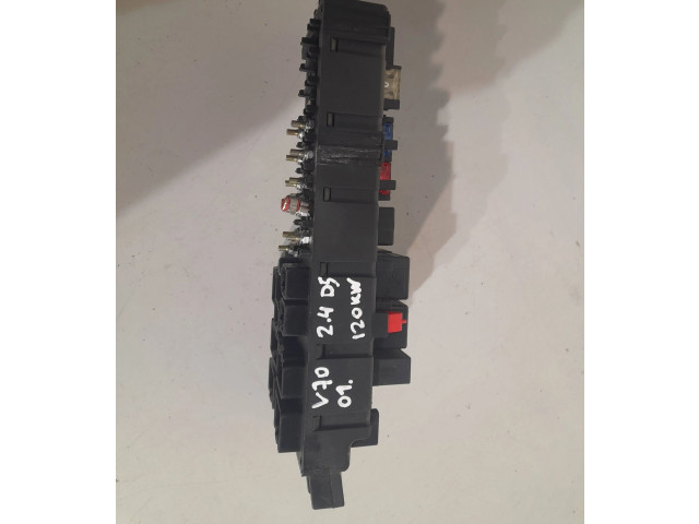 Блок предохранителей 8678449, 009260617   Volvo V70    