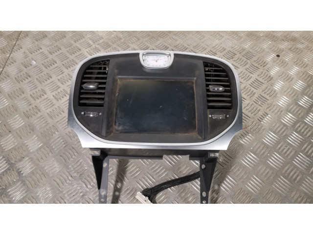 Дисплей 05064632AI Chrysler 300C