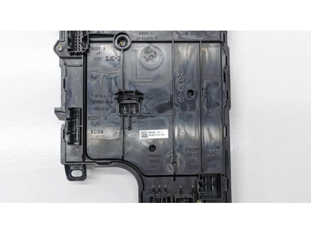 Блок комфорта 156745500C Tesla Model 3