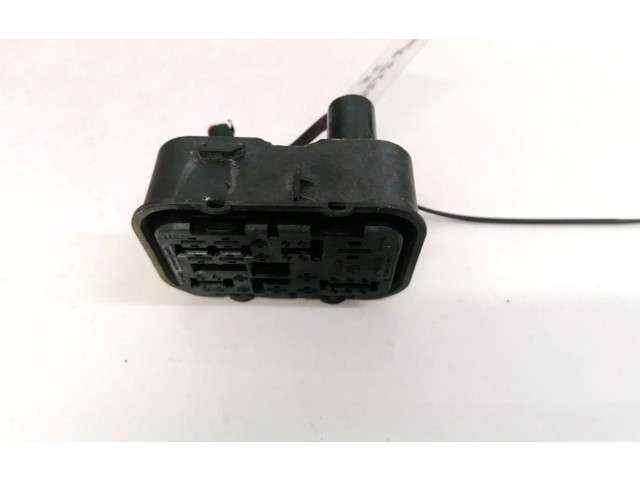 Блок предохранителей  1K0937701A, 1K0937701A   Volkswagen Touran I    