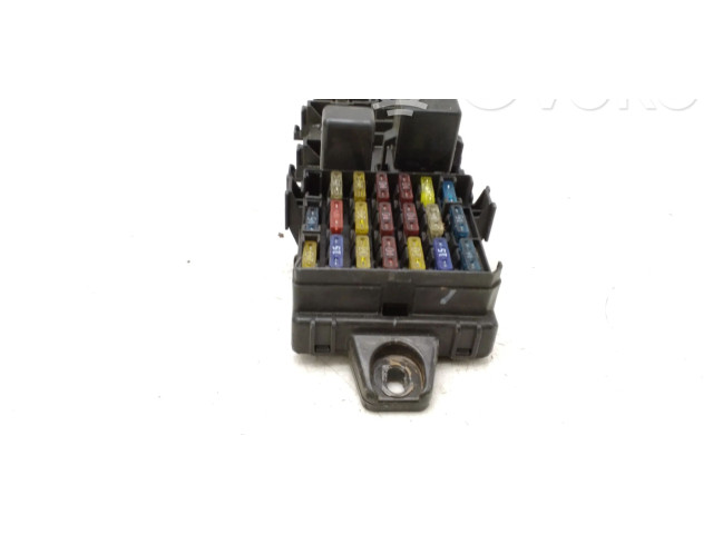 Блок предохранителей FC257EJ Mitsubishi Colt