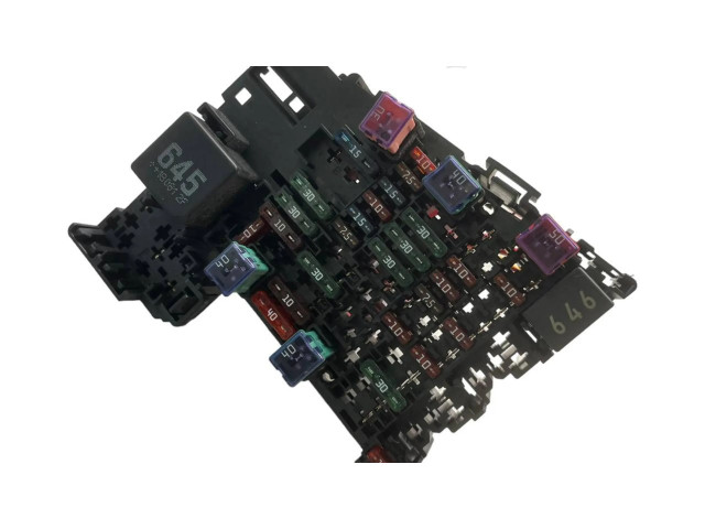 Блок предохранителей  1525782   Volkswagen Crafter    