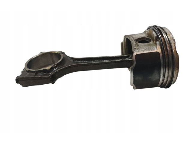  Поршень с шатуном  55196910, 16V  Fiat Grande Punto  