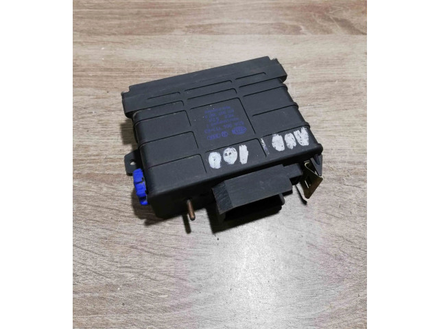 Řídící jednotka 5DA00477303, 811907397A Audi 100 200 5000 C3 1982