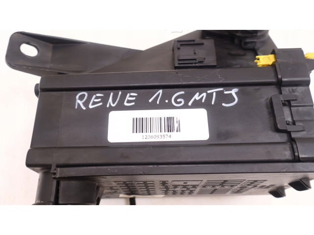 Блок предохранителей 5472011536 Jeep Renegade