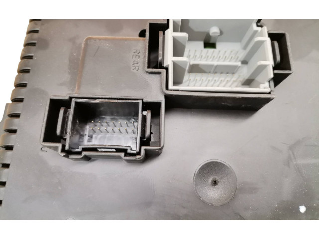 Блок предохранителей 30728512, 06W384   Volvo XC90    