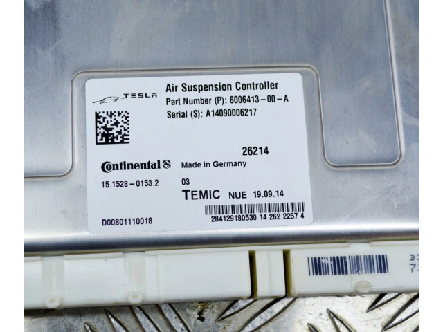 Блок управления D00801110018, 15152801532 Tesla Model S