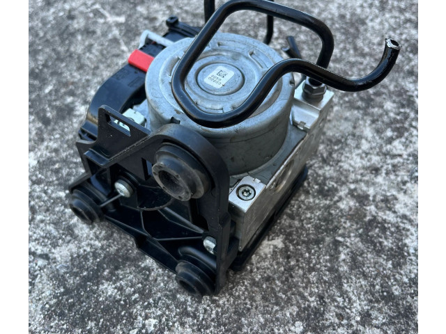 Блок АБС 5Q0614517DB, 5Q0614517 Volkswagen e-Golf 2014 - года