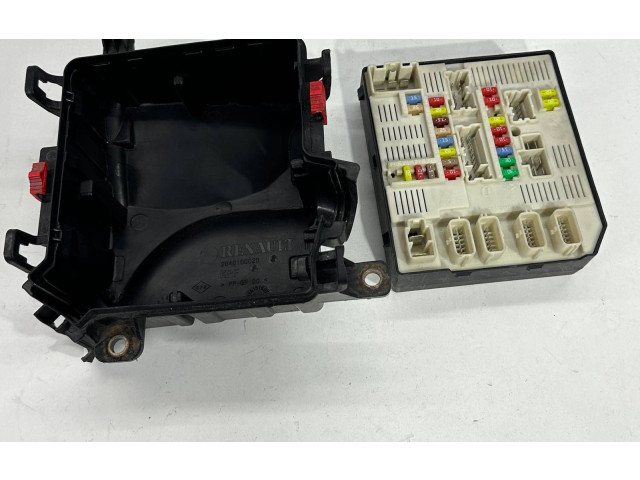 Блок предохранителей 284B60008R, 284B10002R   Renault Megane III    