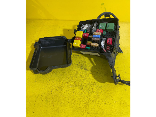 Блок предохранителей RZ3R10P3K2 Peugeot 2008 I