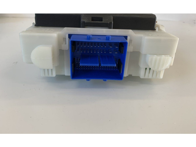 Блок предохранителей  30765624AE, 30765624AE   Volvo XC70    