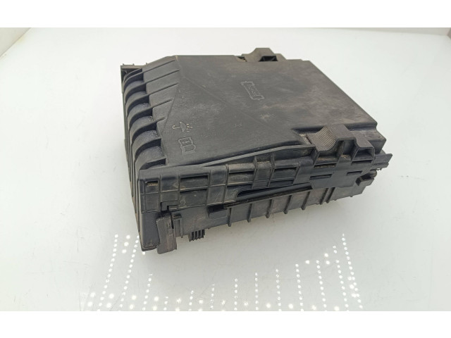 Блок предохранителей 1K0937125D, 1K0937118   Skoda Yeti (5L)    