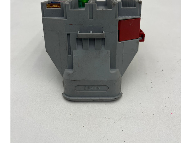 Блок предохранителей  9162439, 9162439   Volvo V70    