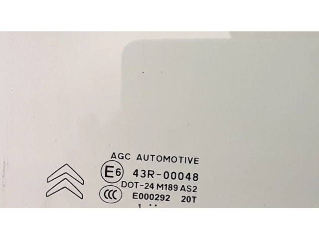 Основное стекло задних дверей