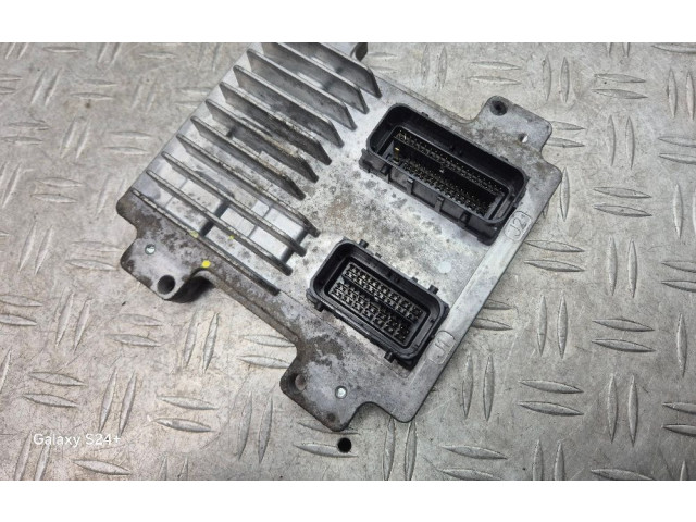 Блок управления двигателя 12659379   Opel Meriva B