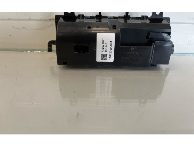 Блок управления климат-контролем 31674023, P31674023   Volvo XC90