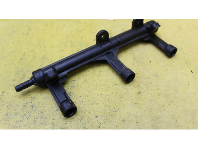 Vstřikovací lišta 06E133682C   Audi A8 S8 D4 4H     