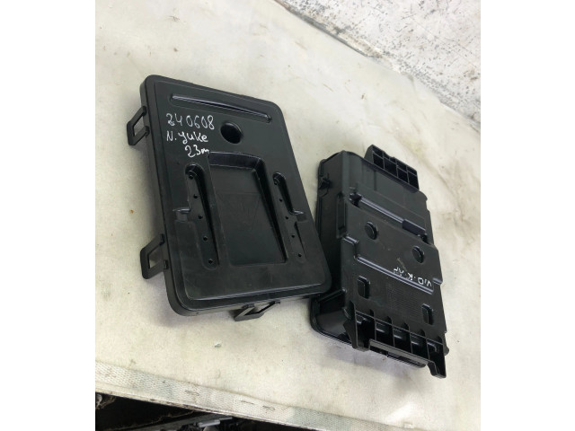 Pojistková skříňka 243806085r Nissan Juke II F16 2023