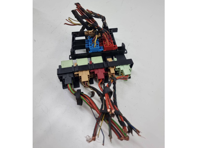 Pojistková skříňka Volkswagen Tiguan 2012