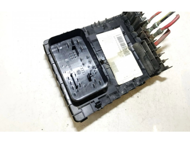   Pojistková skříňka 1k0937820b, 1k0937819d   Volkswagen Caddy 2007