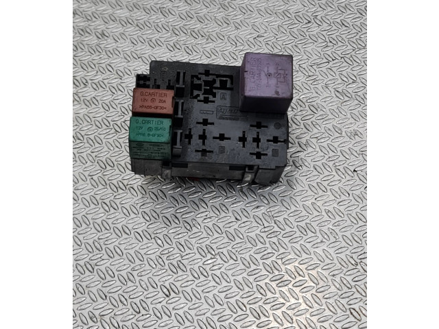 Блок предохранителей 15446191   Renault Clio II    