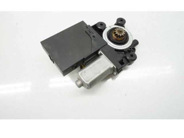 Передний двигатель механизма для подъема окон