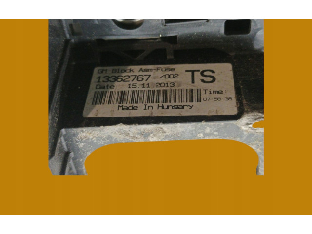 Блок предохранителей 13362767 Opel Meriva B