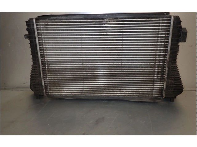 Интеркулер 1K0145803CD Skoda Octavia Mk2 (1Z)