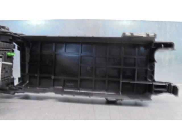 Блок предохранителей A2465400040   Mercedes-Benz CLA C117 X117 W117    