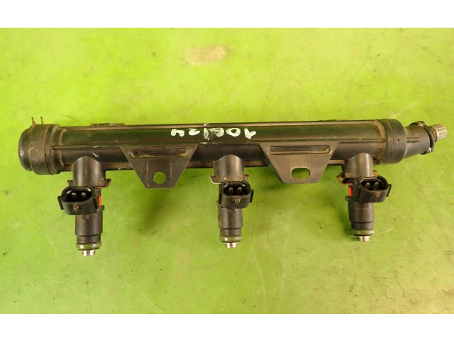 Топливная рампа 03E133320A Skoda Fabia Mk2 (5J)