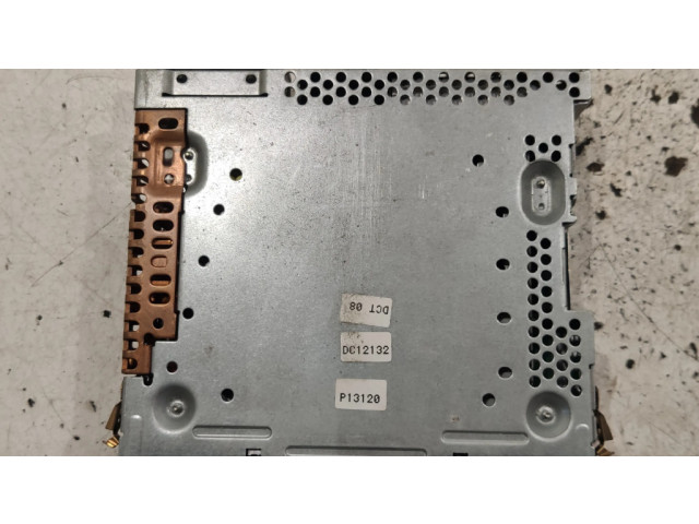 Радио/ проигрыватель CD/DVD / навигация