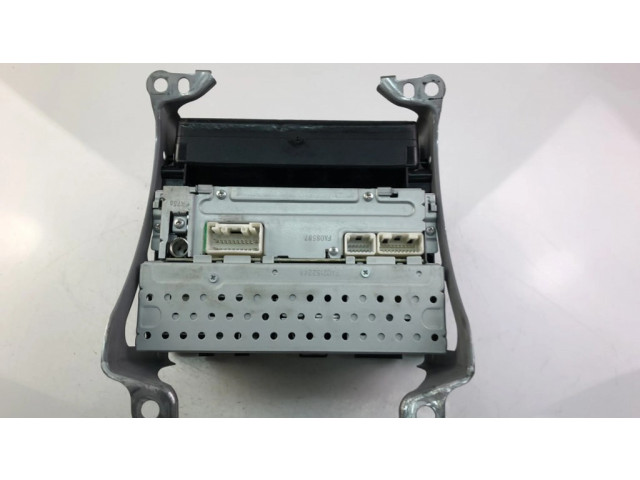 Радио/ проигрыватель CD/DVD / навигация