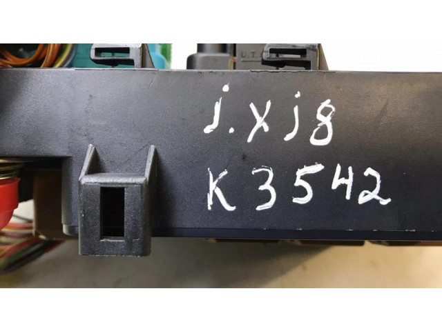 Блок предохранителей LNF2822AB, 518020201 Jaguar XJ X308