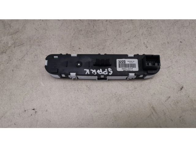 Дисплей    94573220   Chevrolet Spark