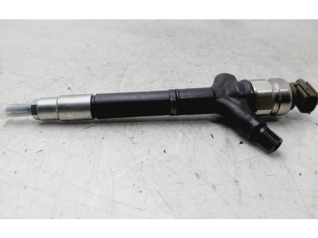 Vstřikovač 236700R190 Toyota Avensis T250