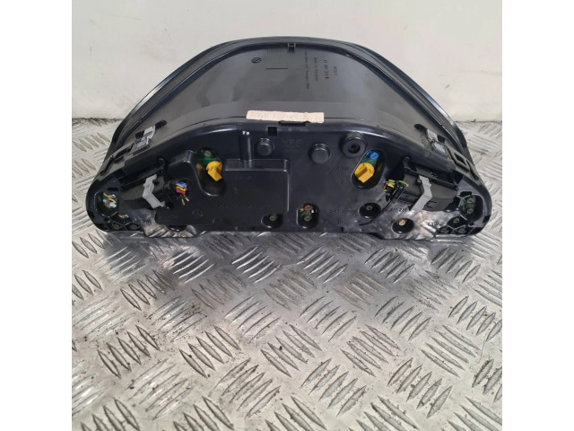 Přístrojová deska Mercedes-Benz E W210 2000 A2105402811