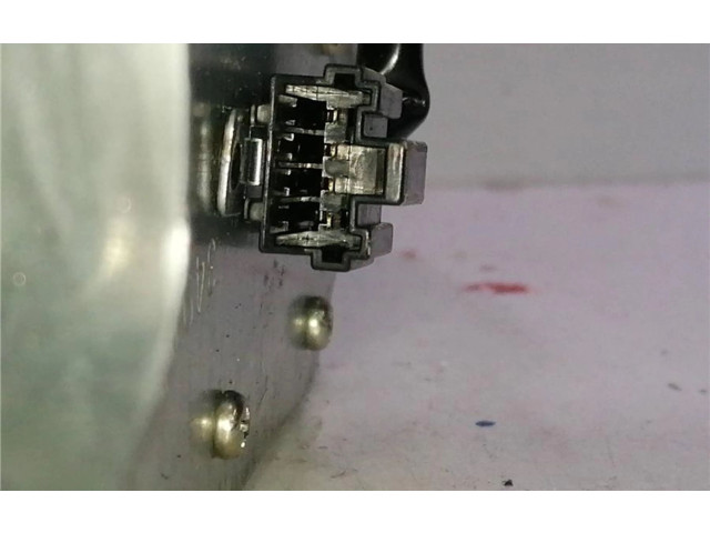 Моторчик заднего дворника MR339042, 0090131 Mitsubishi Space Wagon