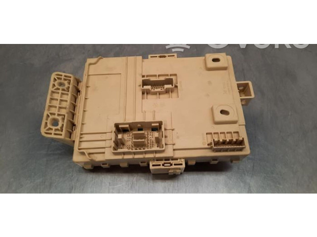 Блок предохранителей  91957J7311   KIA Pro Cee'd III    