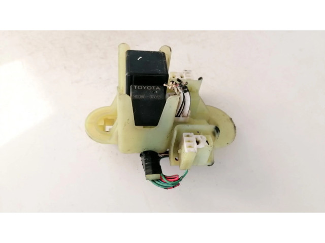 Pojistková skříňka Toyota Avensis T220 1998