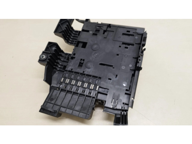   Pojistková skříňka 7P0937548H   Porsche Cayenne (92A) 2012