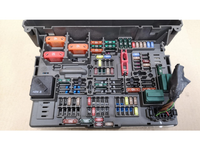 Блок предохранителей 10688710, 911944603 BMW 1 E81 E87