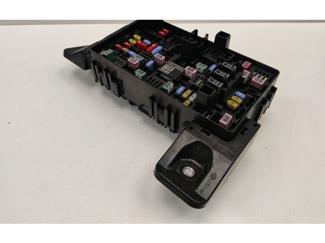 Pojistková skříňka 68312776AC Ram 1500 2020