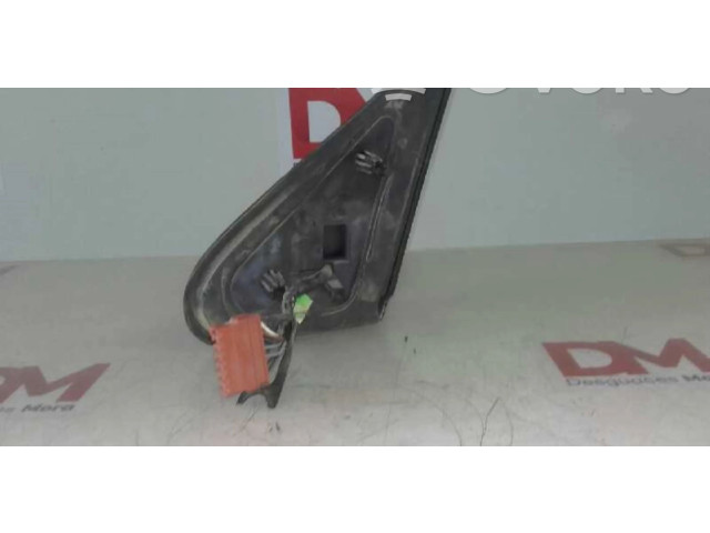 Zpětné zrcátko Peugeot 106