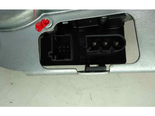 Моторчик заднего дворника     BMW X3 E83