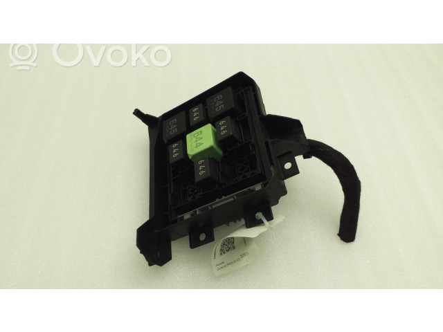 Pojistková skříňka 7P0937211A Porsche Cayenne (92A) 2015