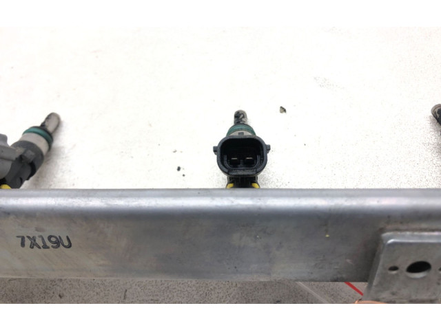 Топливная рампа KME340C1465A412 Mitsubishi Outlander