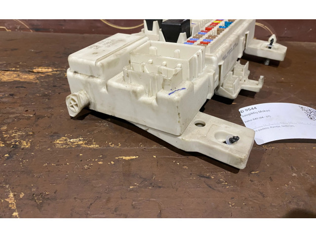 Pojistková skříňka 30728906 Volvo S40 2006