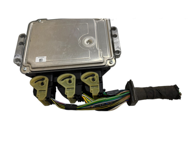 Блок управления двигателя 0281011775, 31211076 Volvo C30