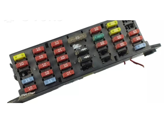 Блок предохранителей 911804A671 Hummer H1