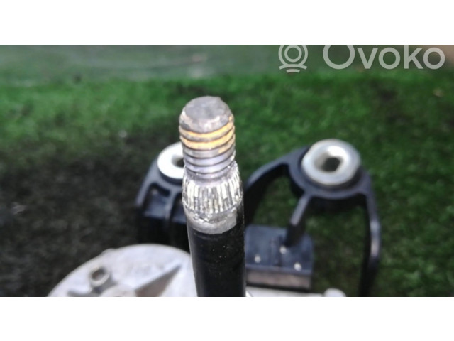 Моторчик заднего дворника 390201216    Volkswagen Golf VI